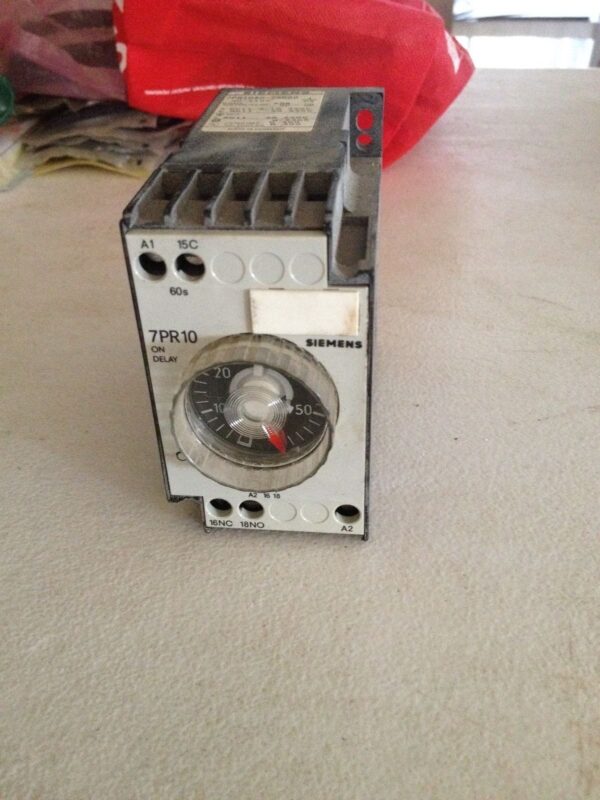 Siemens 7PR1040-2AG00 Time Delay Relay 7PR10402AG00 Industrial