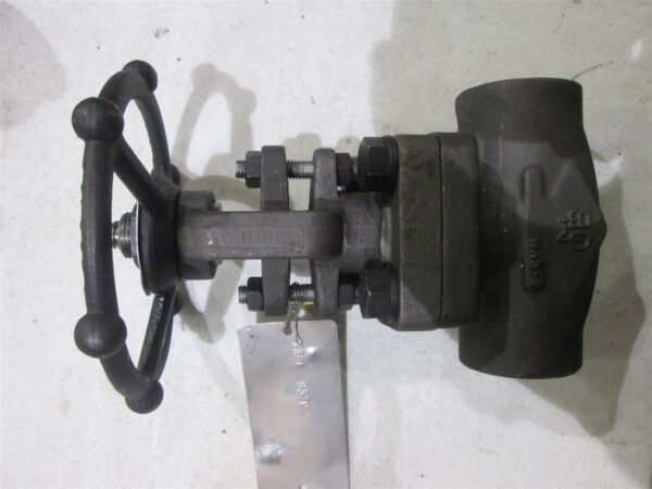  OMB Gate Valve 810 1" Socket Weld Class 800 PSI 1975