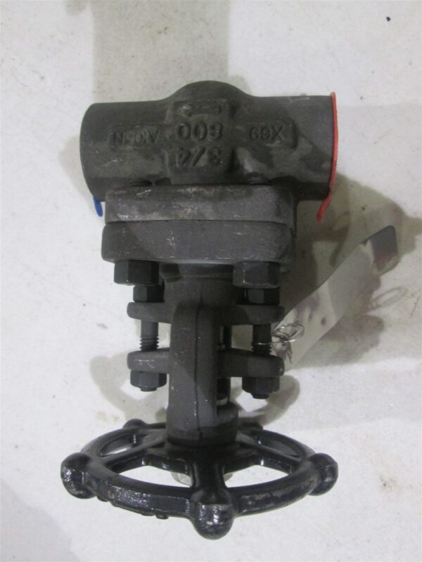  ILSHIN 8A05 Gate Valve Body A105N PSI 1975 3/4" NPT x 3/4" Socket Weld