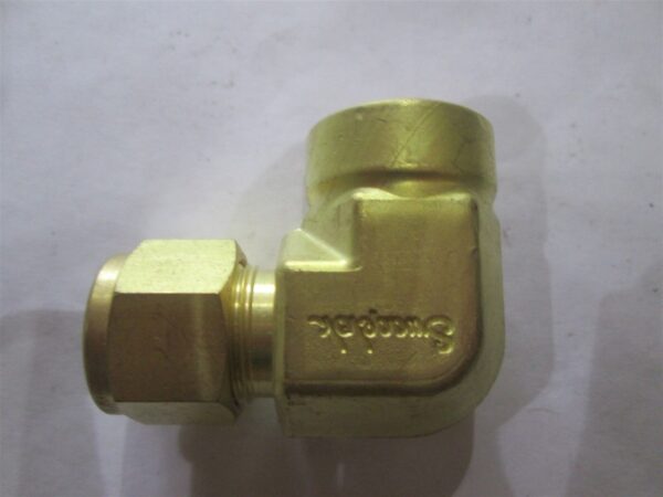 Swagelok Brass 1/2" Tube OD X 1/2" Female NTP 90 Elbow B-810-8-8