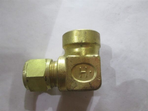  Hoke Gyrolok Pipe Brass 1/2" Tube OD X 1/2" Female NTP 90 Elbow 8LF8BR