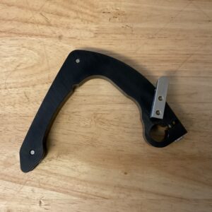 0517 J 210724 Burford Twist Tyer Right Hand Needle Front
